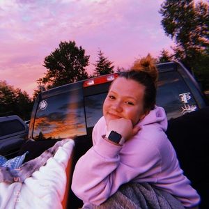 Meet your Posher, Hailey